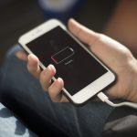 La UE quiere un cargador universal para móviles, incluso iPhone